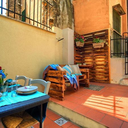 Casa A 2 Passi Dal Mare Con Patio Privato Villa Imperia Exterior photo