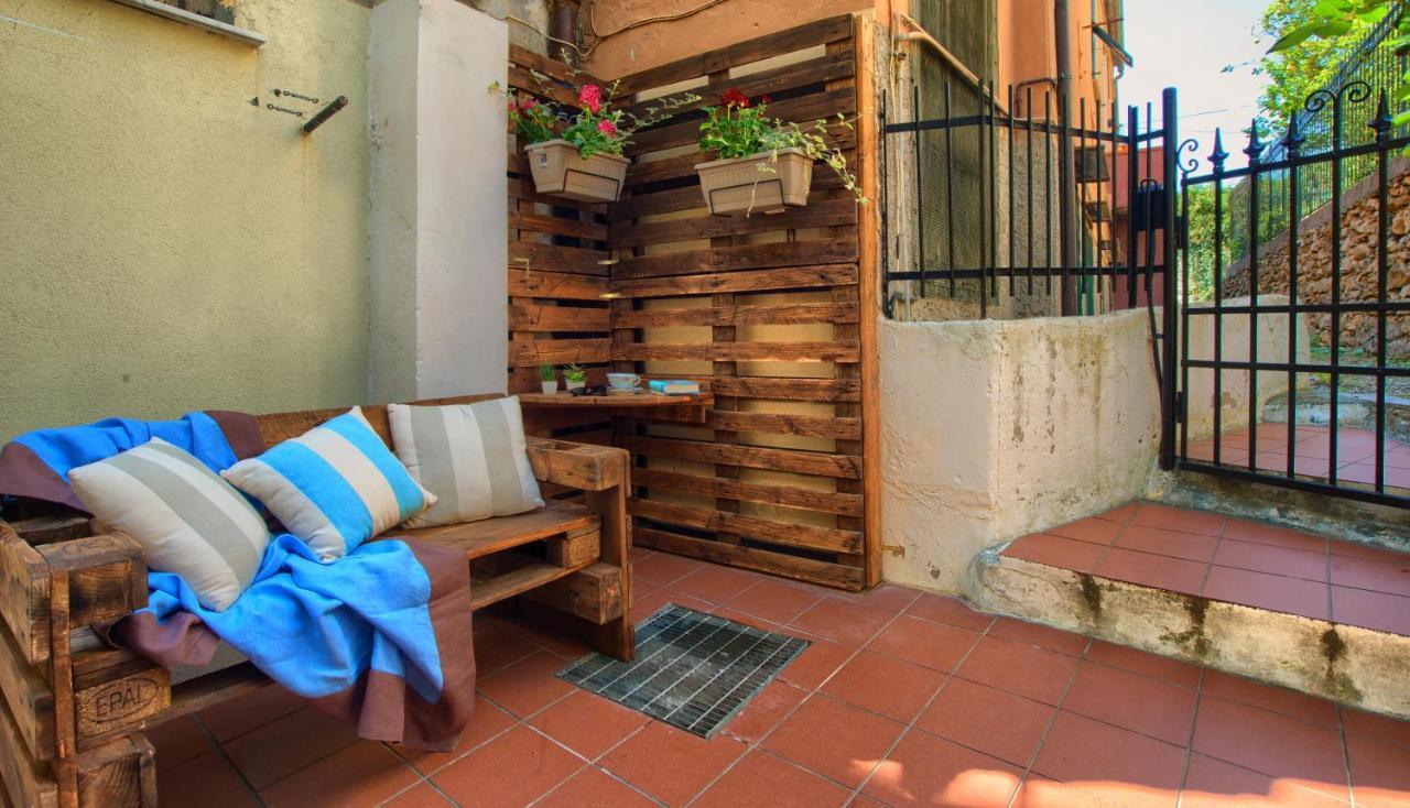 Casa A 2 Passi Dal Mare Con Patio Privato Villa Imperia Exterior photo