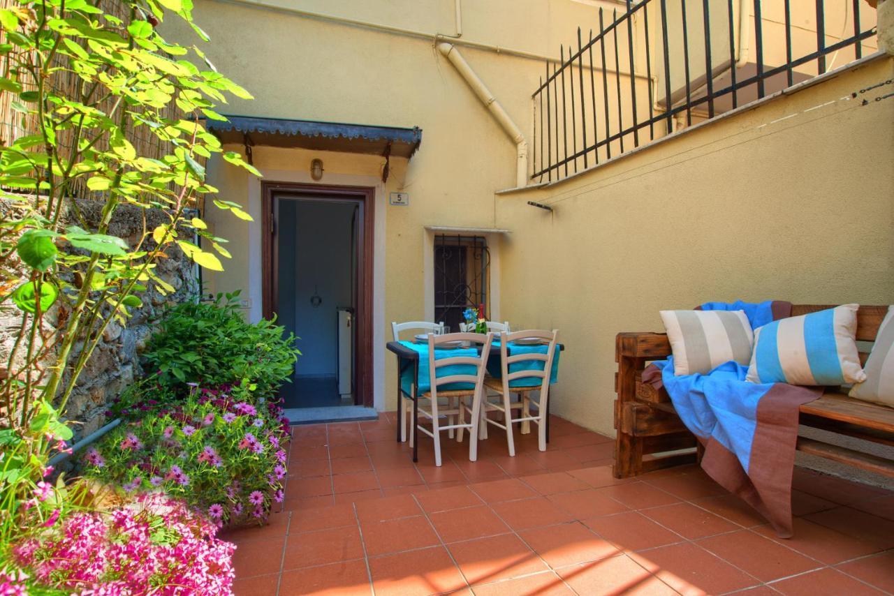 Casa A 2 Passi Dal Mare Con Patio Privato Villa Imperia Exterior photo